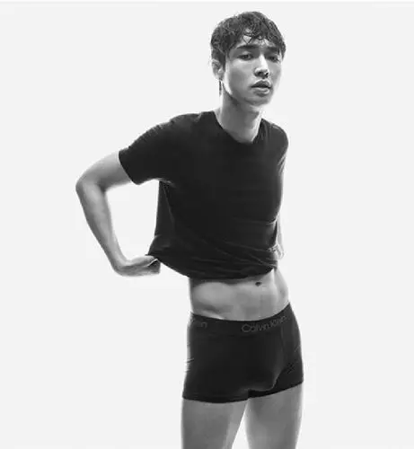 张艺兴ck全球代言人好帅啊!身材真好,慕了慕了