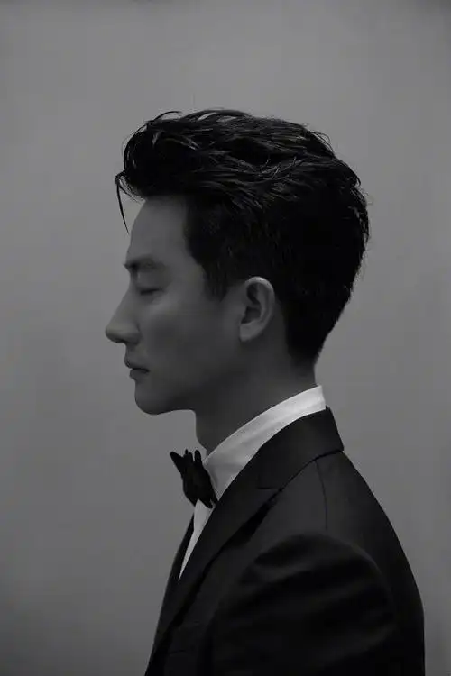 别人为什么说黄轩的鼻子是假鼻子(黄轩的完美侧颜)(1)