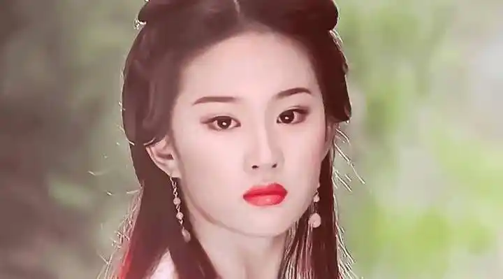 去个有风的地方:35岁刘亦菲滤镜后皱纹明显,中年女演员真实状态_因为