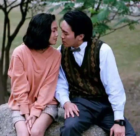 原创朱茵如今年近五十跟爱人生活甜蜜但提到周星驰还是会闪躲