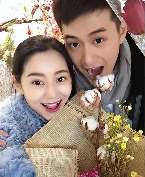 王媛可:倒追帅气丈夫5年,婚后生下双胞胎,一家四口其乐融融