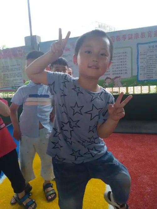 起点幼儿园大1班生活照