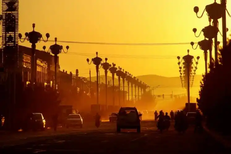 原创| 小城的黄昏_街道