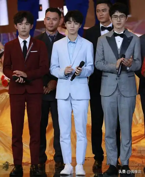 从平时两人的互动来看,王俊凯和刘昊然关系很好,是一对好兄弟.