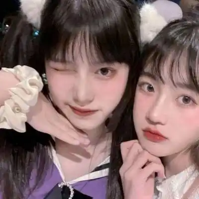 小女生可爱搞怪闺蜜头像一左一右!_13