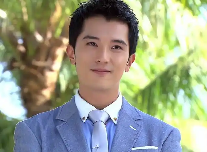 三集便冲上飙升榜第一,邱泽又火了,12段情史被扒_陈乔恩_唐嫣_杨丞琳