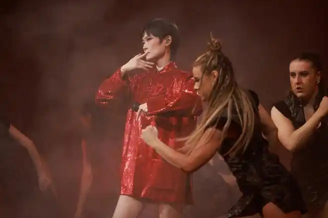 李宇春演唱会直播##李宇春广州演唱会造型##2024李宇春周末愉快殉唱