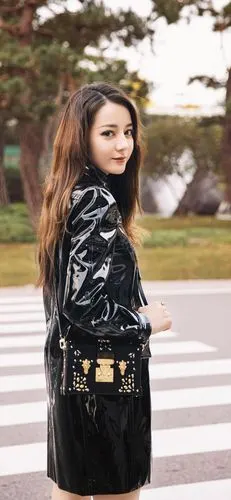 迪丽热巴皮衣性感高清手机壁纸