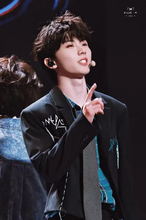 马嘉祺叁重楼暨出道四周年演唱会##马嘉祺 廿一幕启循光赴盛景##饺照