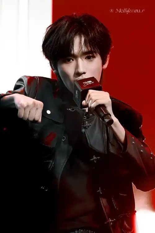 宋亚轩智族gq创意大赏##宋亚轩gq盛典##gq发了时代少年团舞台##时代