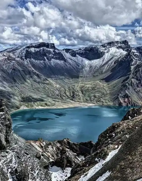 长白山:神秘的自然奇观