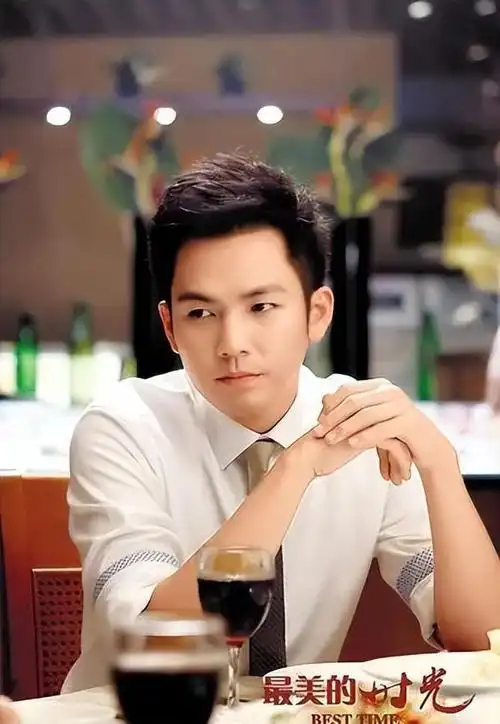 他们指出,钟汉良确实到了该直面年龄的时候了.