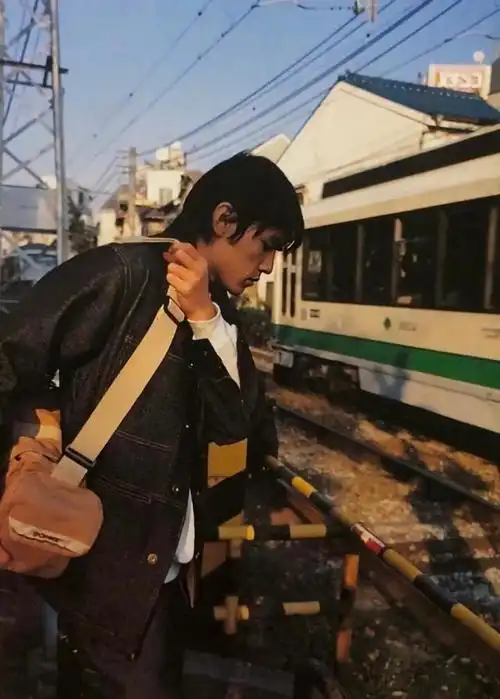 周杰伦晒20年前旧照颜值逆天超帅日系男友风众迷妹为之疯狂