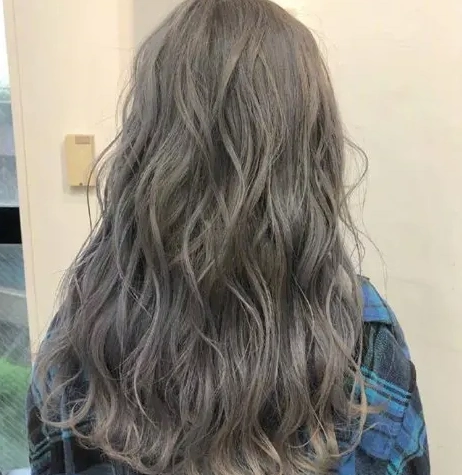 女生染发减龄美白超抢眼推荐色