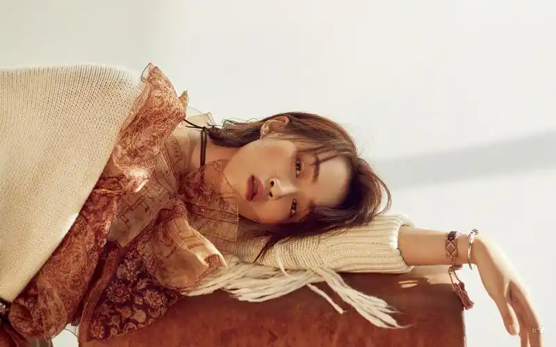 蓝盈莹西部牛仔风写真高清桌面壁纸