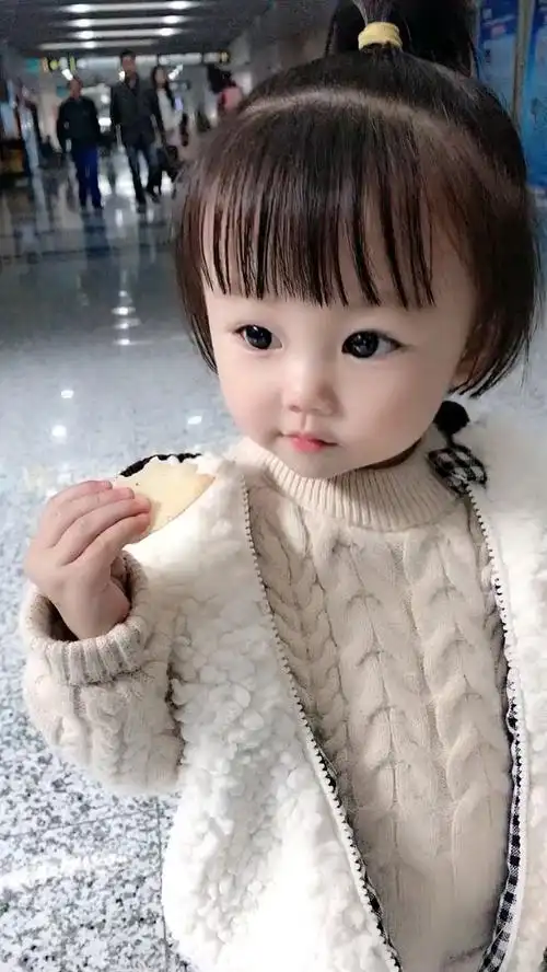 小宝宝大眼睛,双眼皮