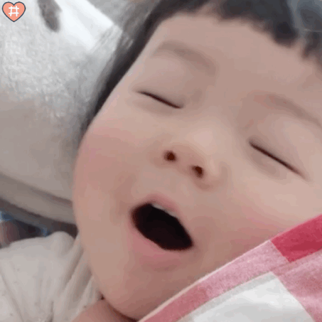 萌娃丸子妹表情包动图是不是每天早上起床的样子后面几张丸子打哈欠的