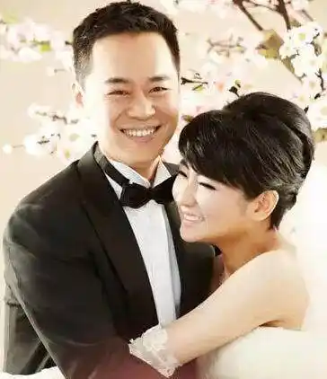 烧伤毁容,被爆不孕,离婚后老公夜店狂撩妹!她是she里最惨的那个