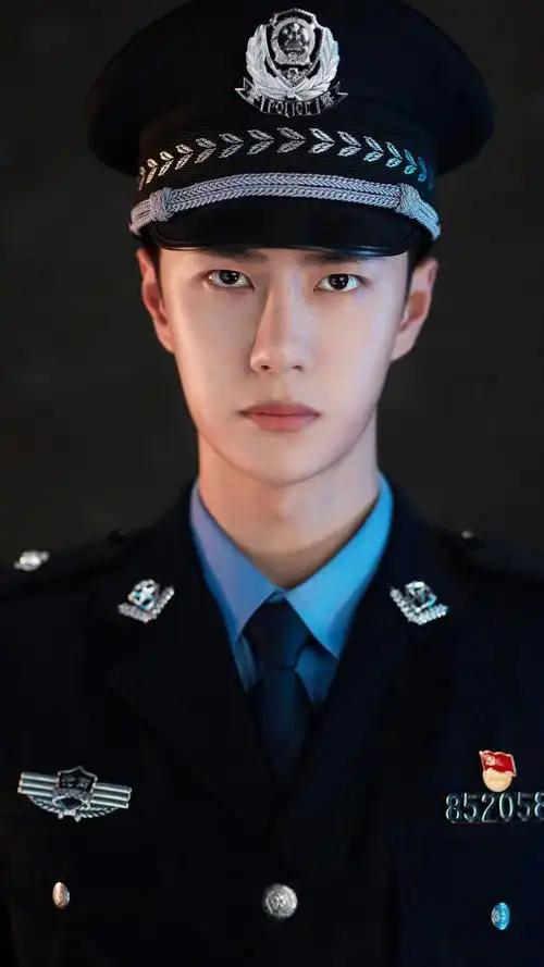男神王一博警察制服帅气魅力写真