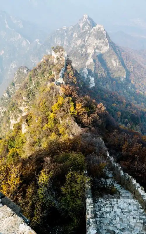 箭扣长城秋色美.