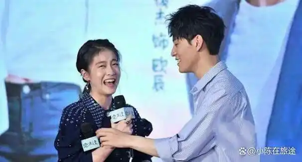 张雪迎一眼看见,立即吩咐助理再取一把勺子过来.