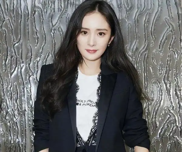 杨幂这一让暴露了真实人品怪不得她被嘉行踢出局