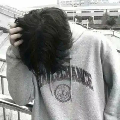 网图男生霸气高冷头像_www.qqtu8.com