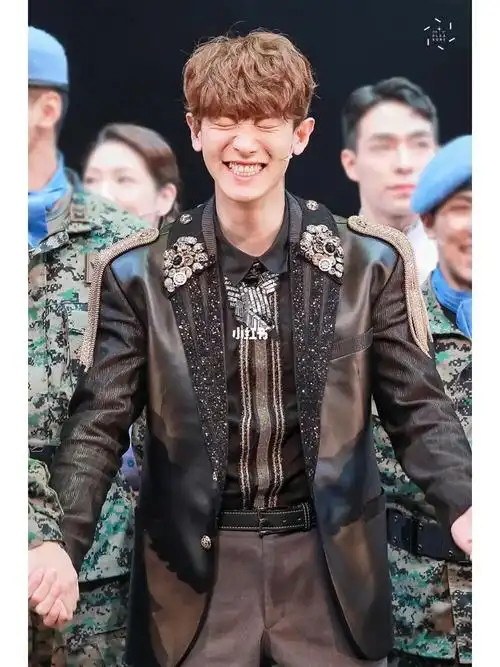 眯眯眼的漂亮西西丨大宝贝笑的太开心啦_朴灿烈_logo_娱乐_明星娱乐