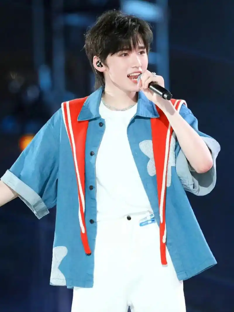 宋亚轩壁纸 可爱到犯规93 青年歌手宋亚轩 官宣王牌啦!期待!