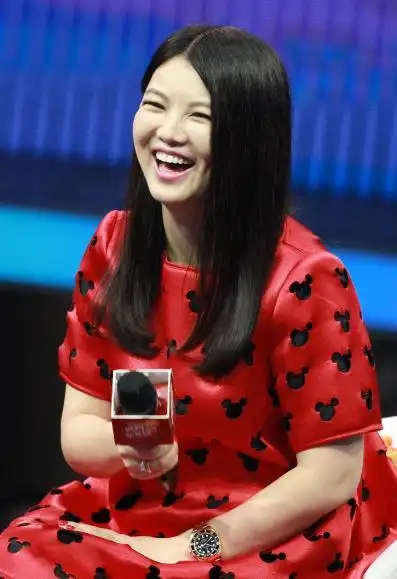 张雨绮这是要胖成李湘了?身材臃肿就算了,脸还垮了!