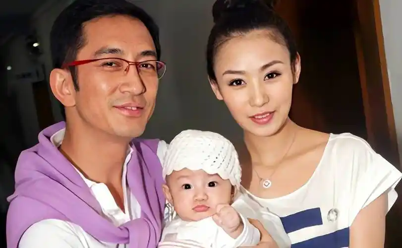 石洋子:22岁嫁43岁的吴启华,分手后仍被他当作"女儿"般宠爱_对方_感情