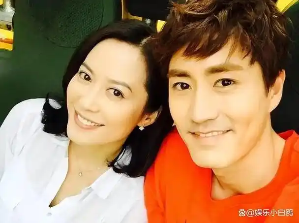 俞飞鸿演绎姐弟恋而引起轰动,因此特意为他们打造了一部名为《小丈夫