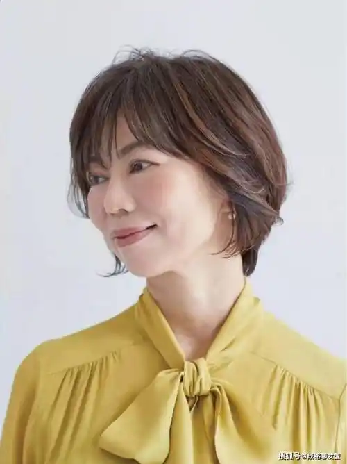 中老年女人剪什么发型显年轻9款不用烫的发型时尚大气又减龄