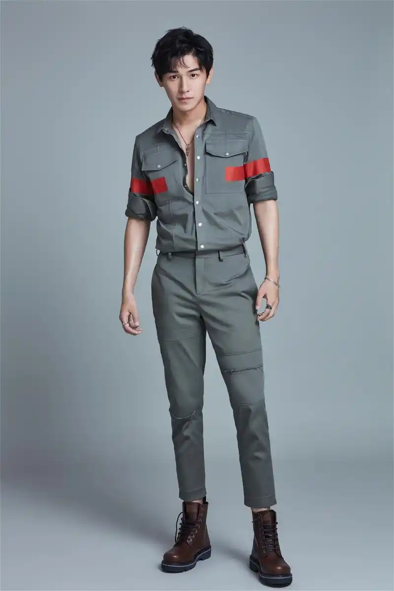 杨旭文帅气写真曝光