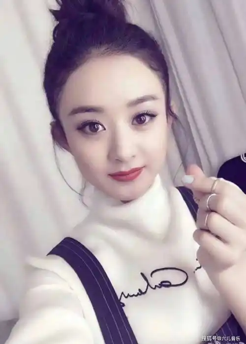 赵丽颖自拍引起热议,网友直呼:美极了_实力_压力_地方