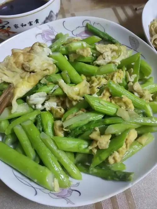 谷雨杉杉来了做的健康低卡家常菜—芦笋炒蛋
