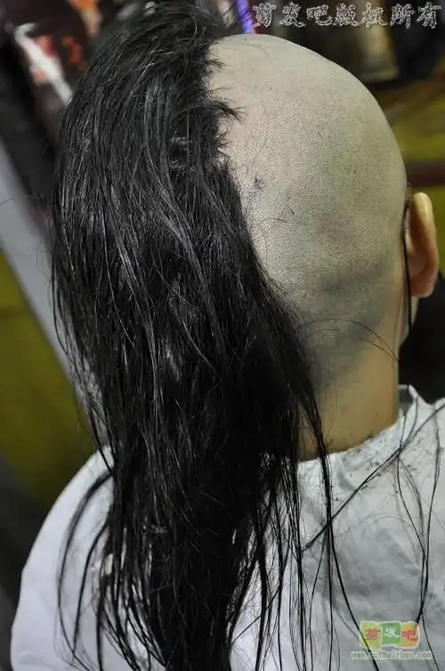 女发友在老理发店剃光头剪发吧2613