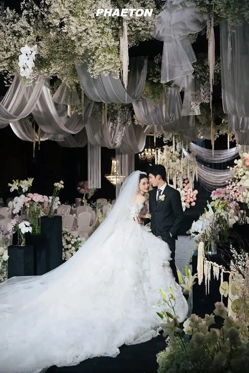 女明星大婚现场～氛围感西式婚礼.#婚礼策划 #谁不想拥有一场 - 抖音