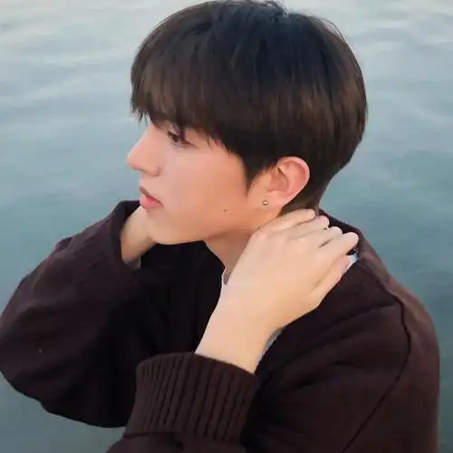 有哪些让女生一眼就心动的微信男头像? - 知乎