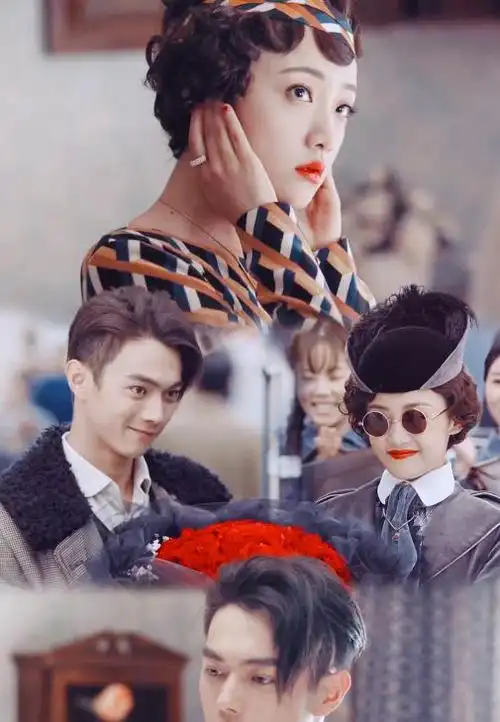 在烈火军校中,吴佳怡饰演的市曲曼婷,虽然是一位歌女,但她也是有自己