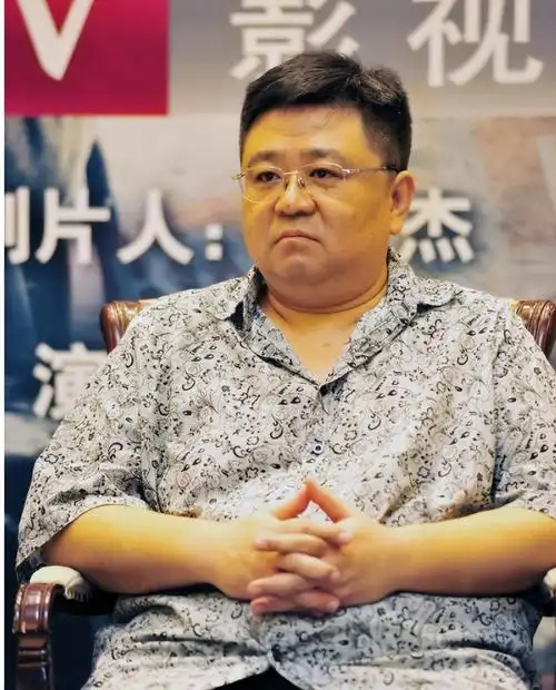 回顾:梁冠华:靠狄仁杰走红,体重200斤被倒追,恩爱34年无绯闻