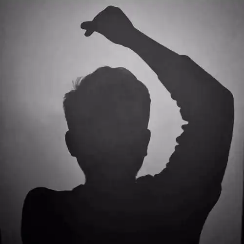 高级感十足ins黑白情侣头像-可爱点