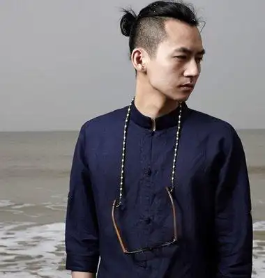 男生发型 男生长发 >> 男士头顶扎辫子的发型图片 男士小辫子发型