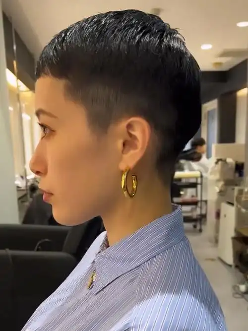 女生短发发型  #女生发型参考  #圆脸发型推荐  #寸头  #女生寸头