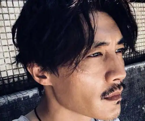 都说男人留胡子就给人猥琐的感官,可是杜大叔是在打网友的脸吗?