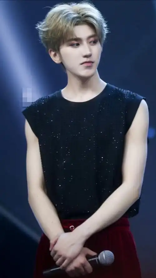 明星体重,蔡徐坤有点太瘦了呢?