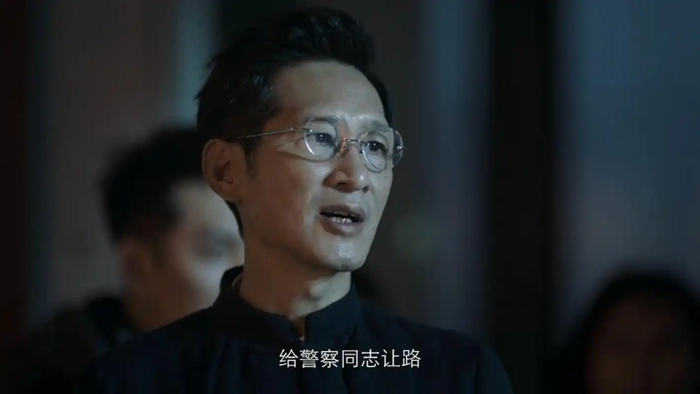 第26届华鼎奖# 《破冰行动》中,王劲松扮演的塔寨村村支书林耀东,更