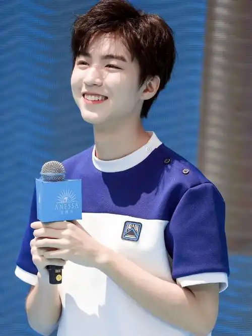 王俊凯#笑容小合集,有多少人曾被这笑容治愈过呢驾驭命运的舵是奋斗.