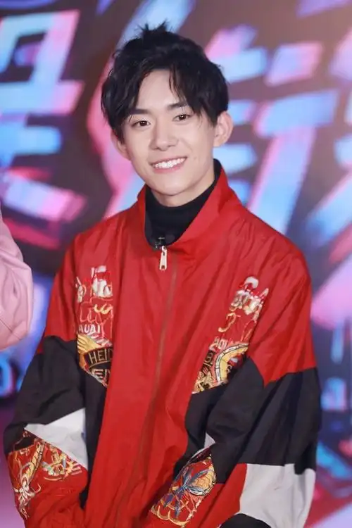 星眸灵动,街舞少年@tfboys-易烊千.