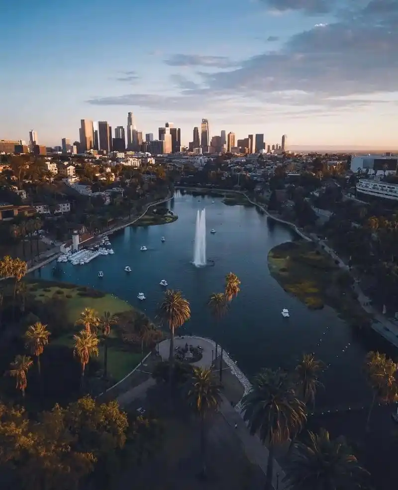 美国第二大城市——洛杉矶,也常被称为天空之城,也是美国西部最 - 抖
